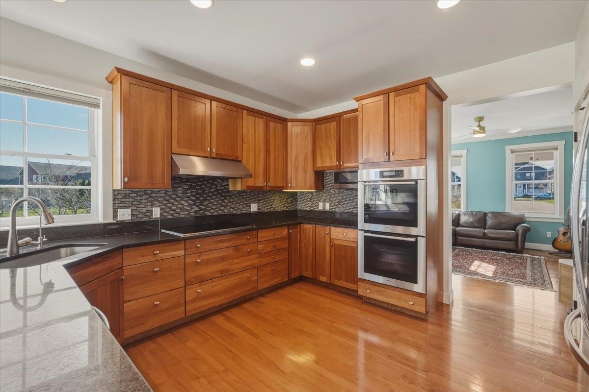 18 North Jefferson Road South Burlington, VT 05403 - Photo 11 of 57