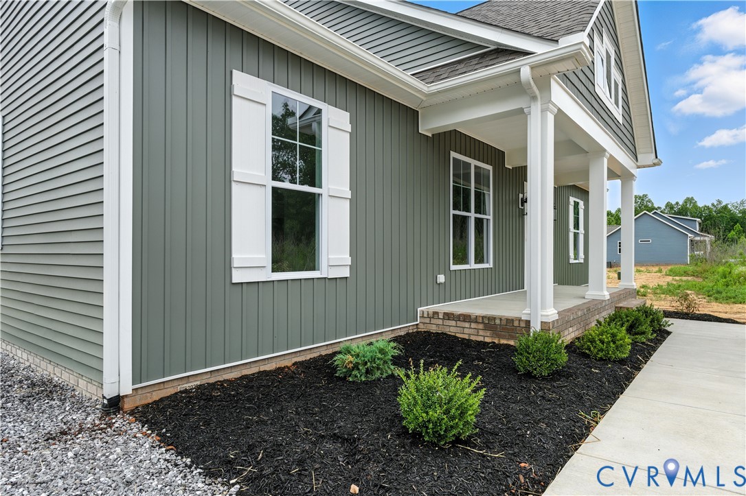 5782 Darlington Heights Road Cullen, VA 23934 - Photo 2 of 21 a front view of a house