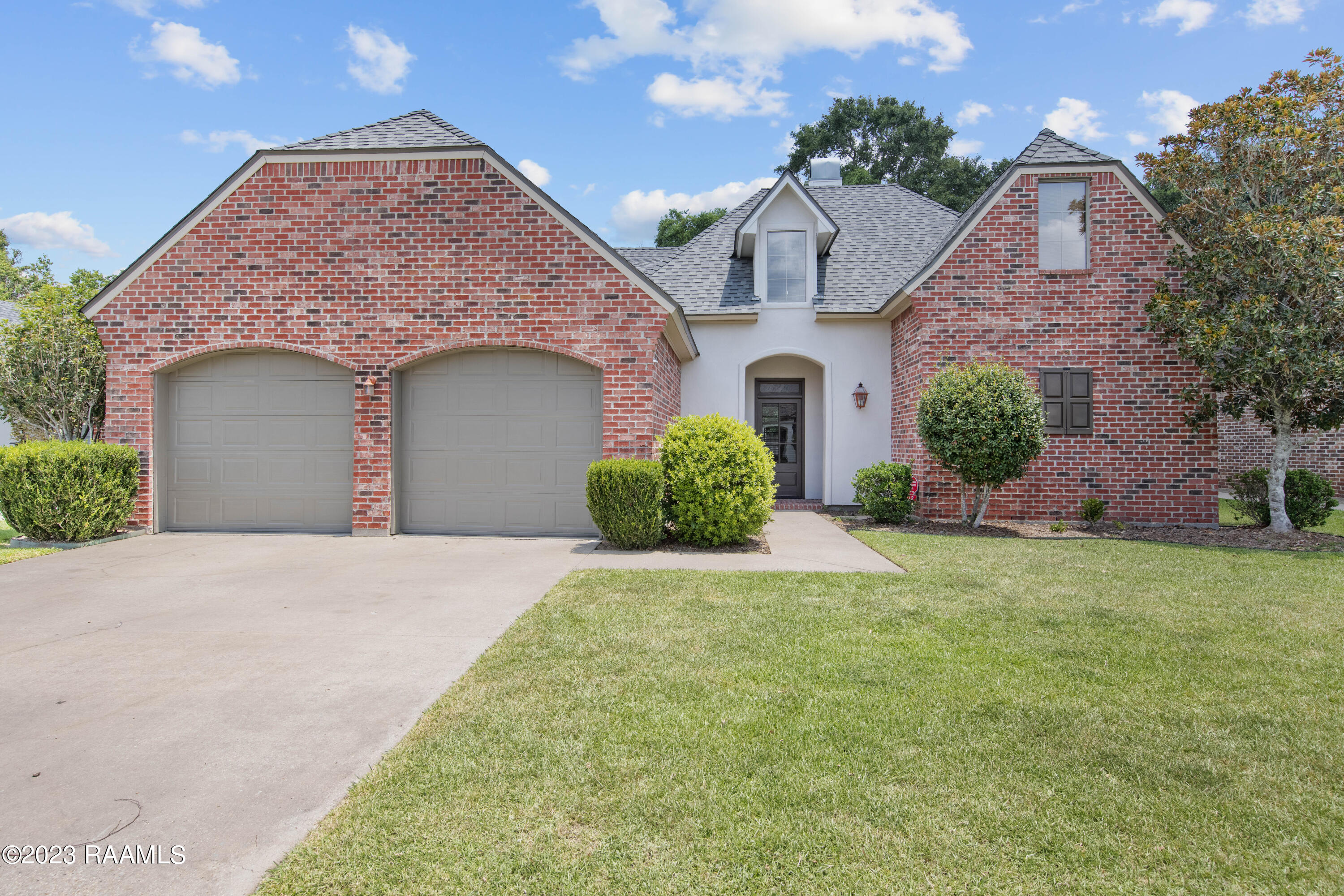112 Nottinghill Ln-1