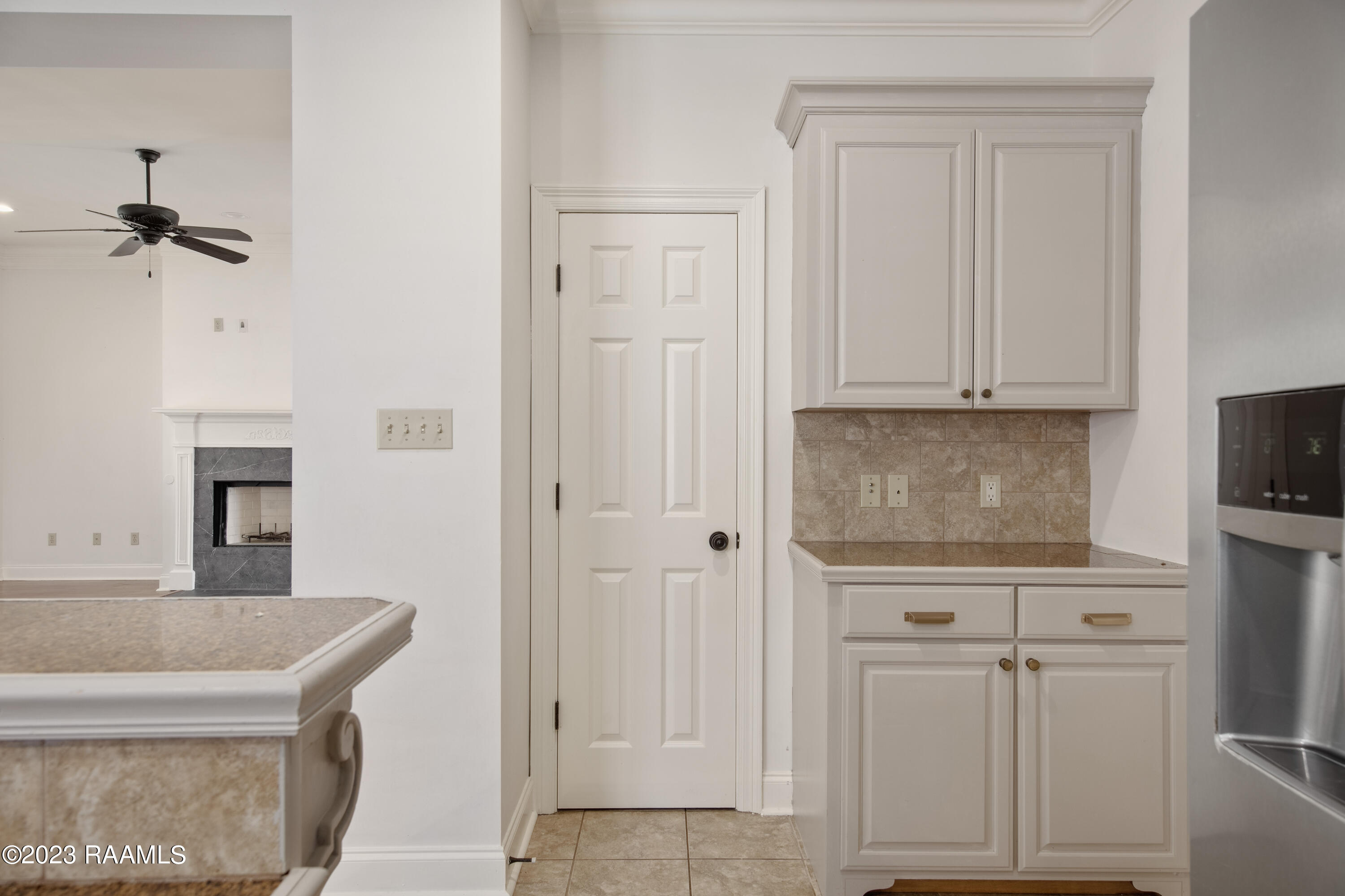 112 Notting Hill Way Lafayette, LA 70508 - Photo 15 of 32 built ins kitchen