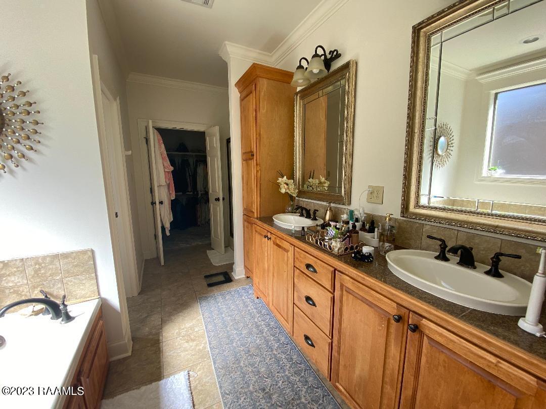 112 Notting Hill Way Lafayette, LA 70508 - Photo 23 of 32 112 Nottinghill master bath