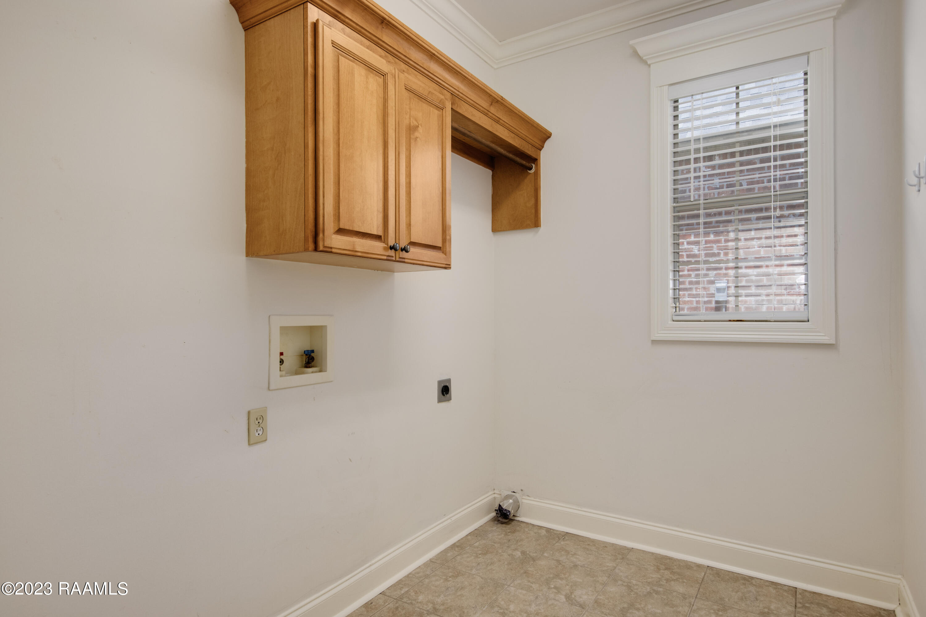 112 Notting Hill Way Lafayette, LA 70508 - Photo 24 of 32 Large laundry room