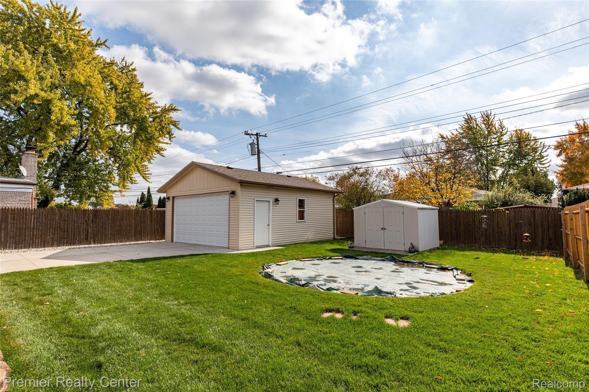 13078 13 Mile Road Warren, MI 48088 - Photo 10 of 32 11.Backyard