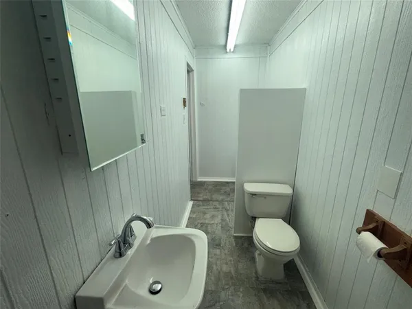 $895 | 117 Bowie Street, Clyde, TX 79510