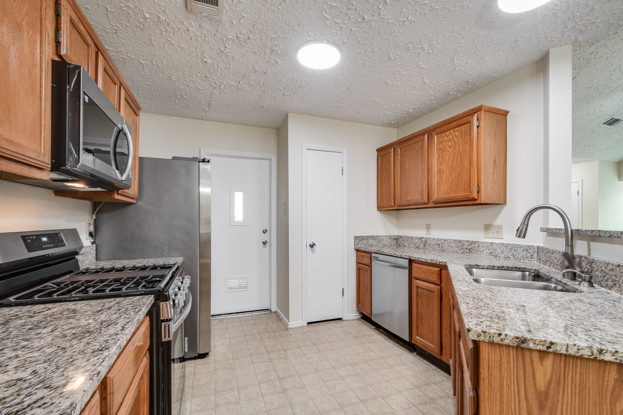 17 Crestbriar Court Baytown, TX 77521 - Photo 14 of 32