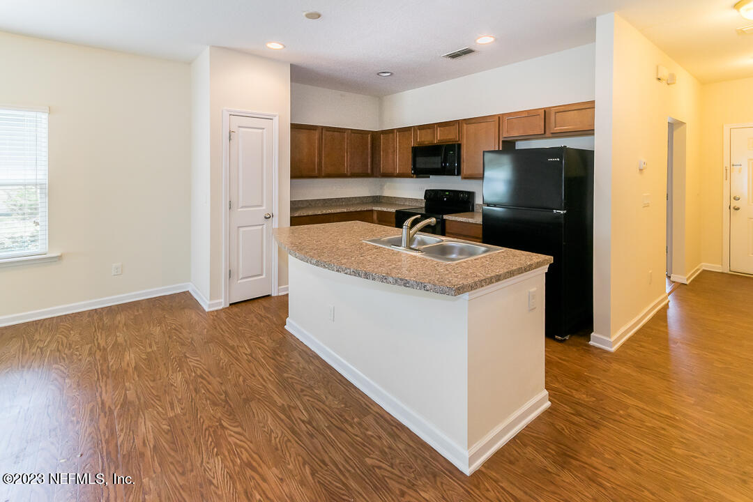 3384 Chestnut Ridge Way Orange Park, FL 32065 - Photo 4 of 12 kitchen with island