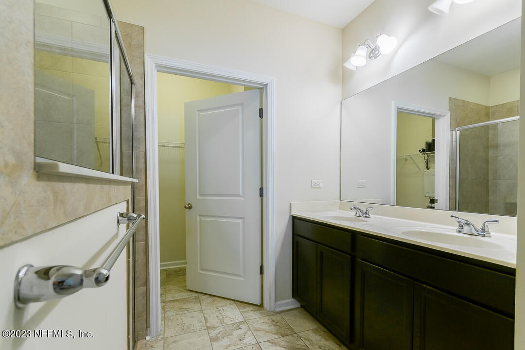 3384 Chestnut Ridge Way Orange Park, FL 32065 - Photo 10 of 12 master bathroom