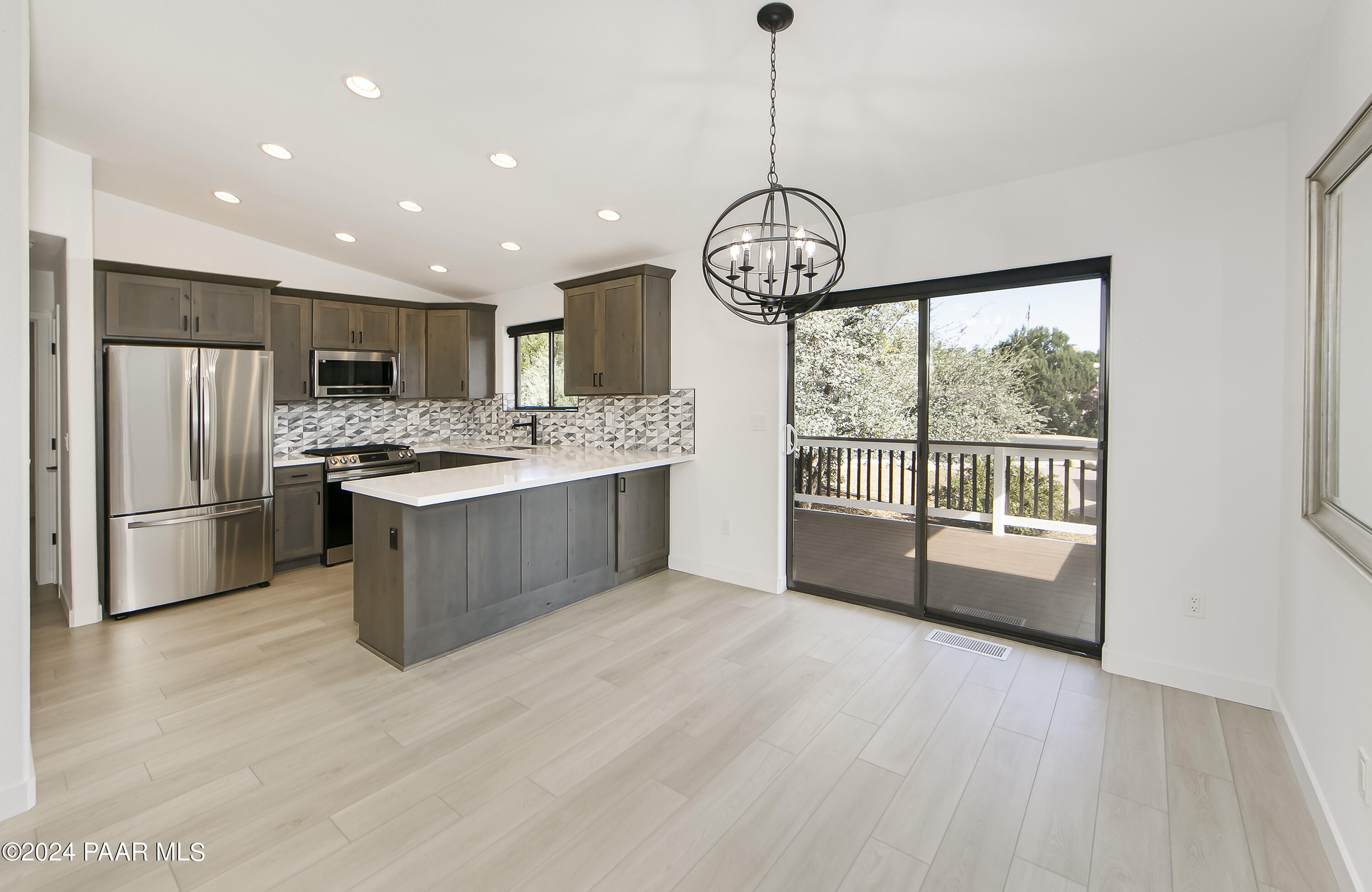 1411 Eagle Ridge Road Prescott, AZ 86301 - Photo 7 of 27 Kitchen/dining