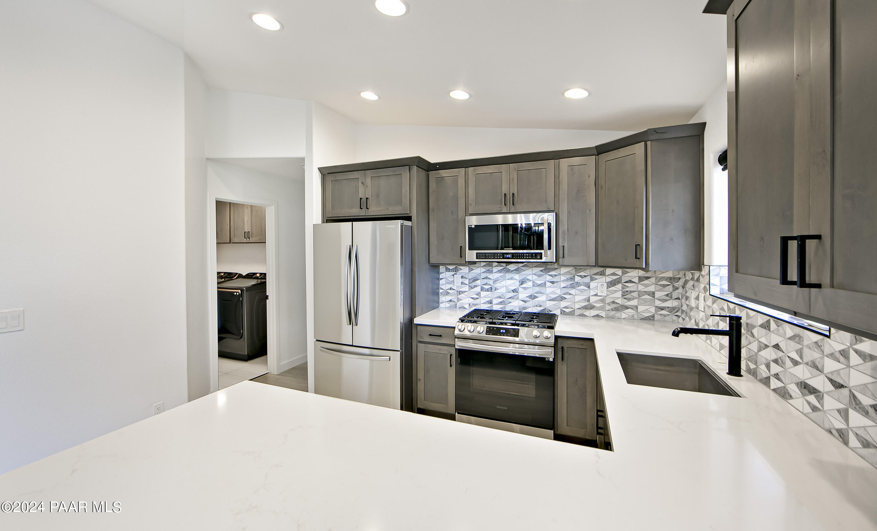 1411 Eagle Ridge Road Prescott, AZ 86301 - Photo 8 of 27 kitchen