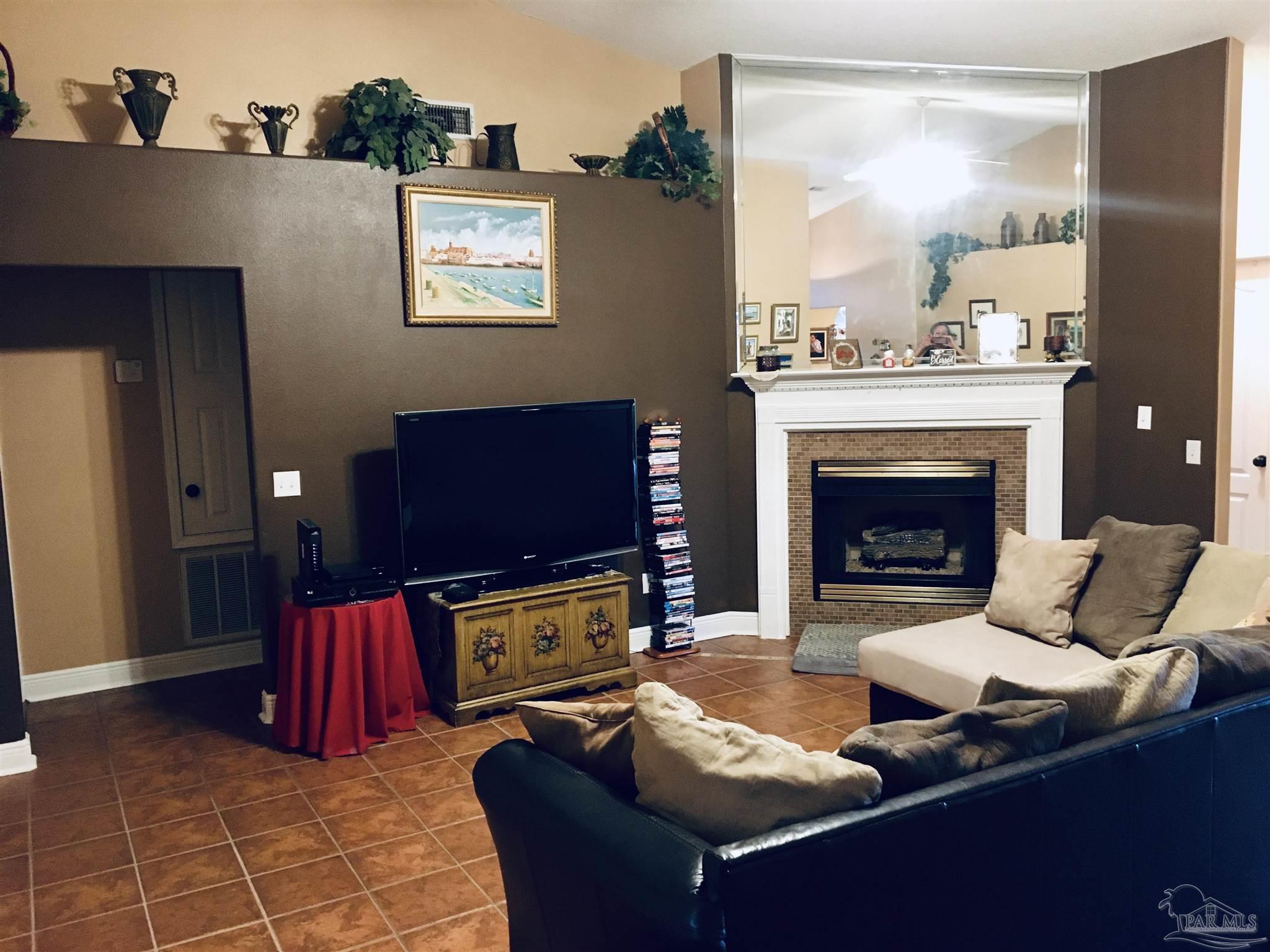 7490 Farmers Road Pensacola, FL 32526 - Photo 10 of 42 Gallery Image 10