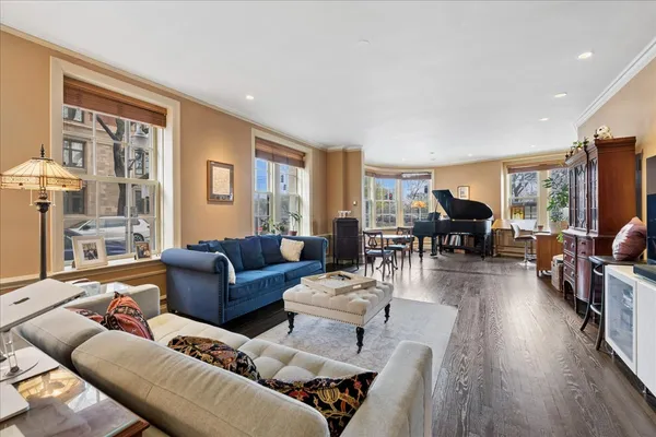 $389,000 | 3750 North Lake Shore Drive, Unit 1D, Chicago, IL 60613