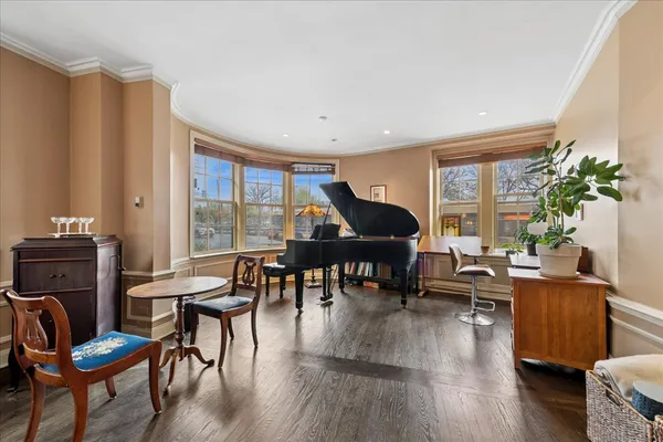 $389,000 | 3750 North Lake Shore Drive, Unit 1D, Chicago, IL 60613
