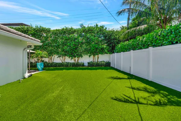 $21,500 | 136 Worth Court South, West Palm Beach, FL 33405