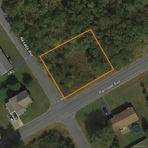 $180,000 | Railroad Avenue, Medford, NY 11763