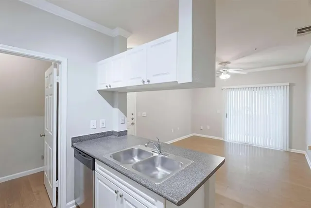 $989 | 10505 I-35 Frontage Road South, Unit 1933, Austin, TX 78747