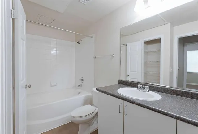 $989 | 10505 I-35 Frontage Road South, Unit 1933, Austin, TX 78747