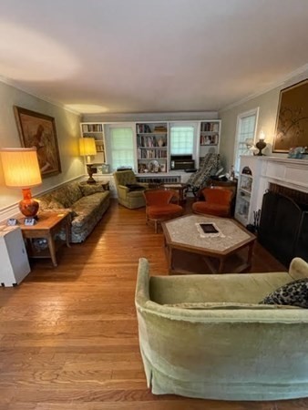 90 Bellingham Road Chestnut Hill, MA 02467 - Photo 2 of 10 Gallery Image 2