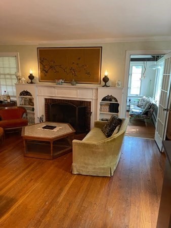 90 Bellingham Road Chestnut Hill, MA 02467 - Photo 3 of 10 Gallery Image 3