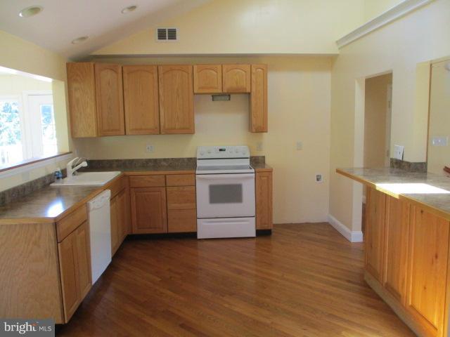 2541 Bert Fowler Road Hampstead, MD 21074 - Photo 7 of 21 Kitchen