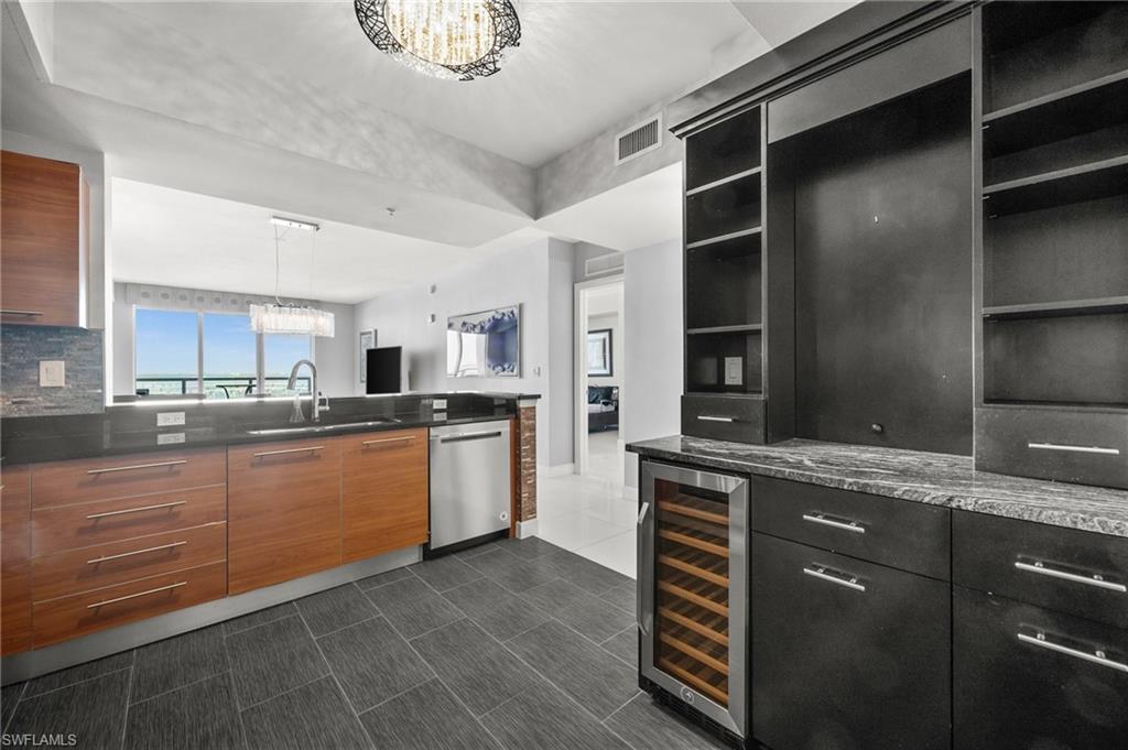 3000 Oasis Grand Boulevard, Unit 2103 Fort Myers, FL 33916 - Photo 15 of 50