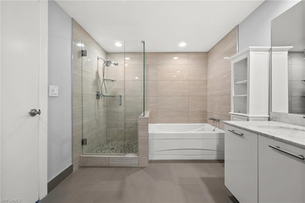 3000 Oasis Grand Boulevard, Unit 2103 Fort Myers, FL 33916 - Photo 24 of 50