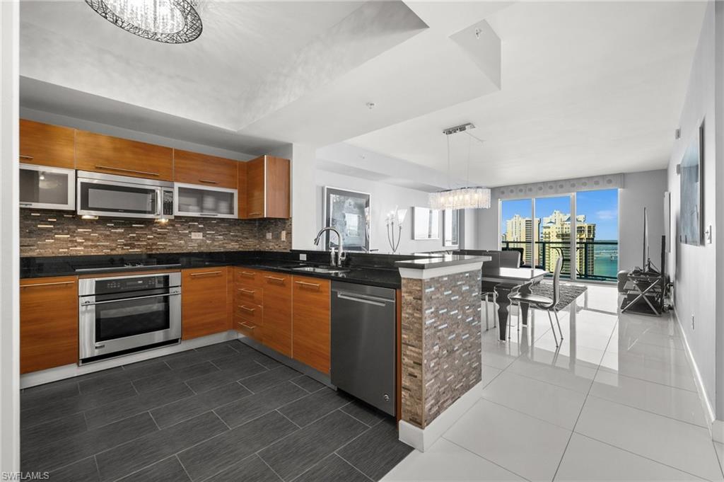 3000 Oasis Grand Boulevard, Unit 2103 Fort Myers, FL 33916 - Photo 7 of 50