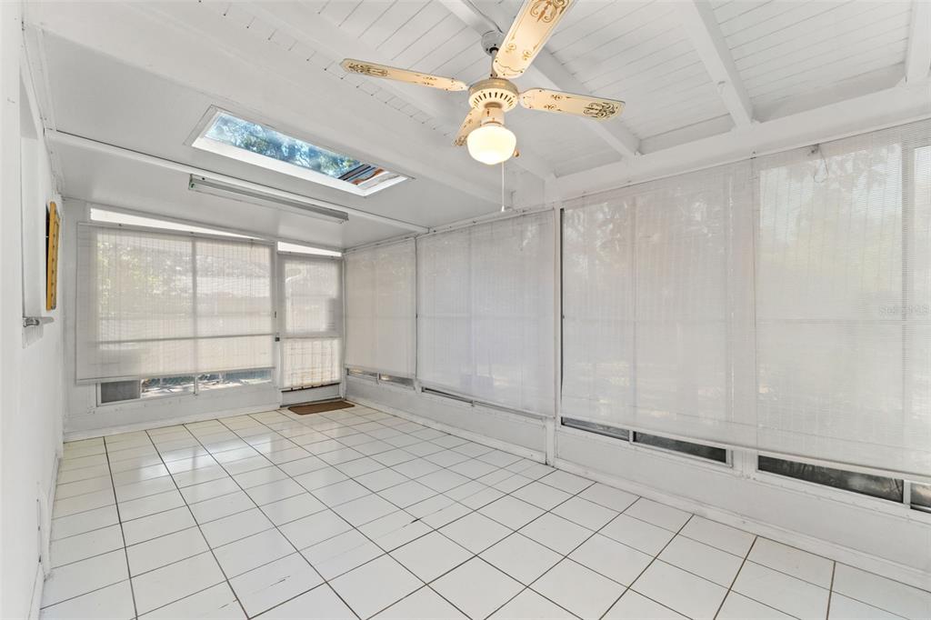 7222 Holiday Drive Spring Hill, FL 34606 - Photo 28 of 50 a view of an empty room and window