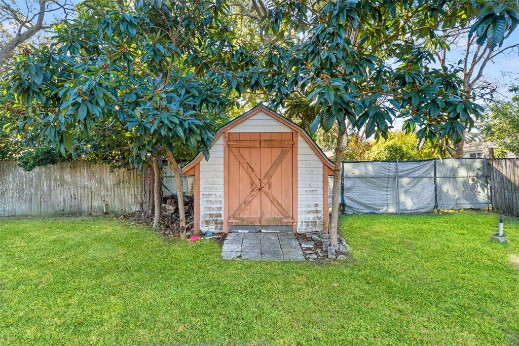 7222 Holiday Drive Spring Hill, FL 34606 - Photo 38 of 50 a view of a back yard with green space