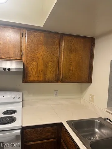 $1,110 | 4720 O'Bannon Drive, Unit D, Las Vegas, NV 89102