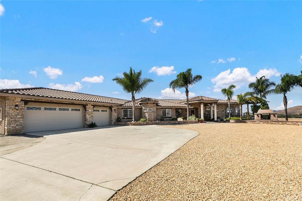 38345 Chaparral Drive Temecula, CA 92592 - Photo 36 of 43 a view of a garage with storage