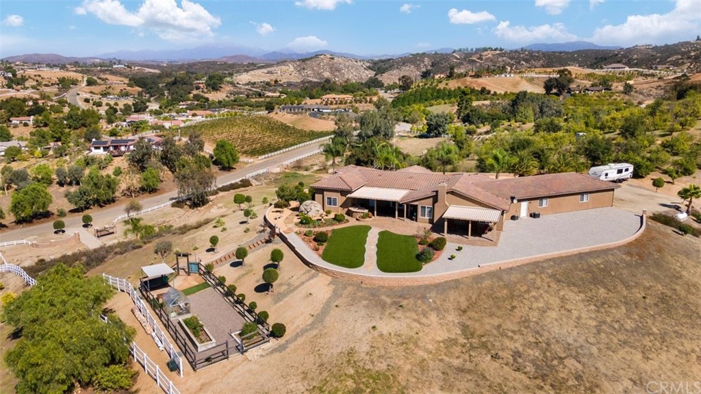 38345 Chaparral Drive Temecula, CA 92592 - Photo 40 of 43 a view of a city