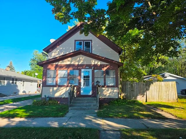 $149,900 | 2507 North 10th Street, Sheboygan, WI 53083