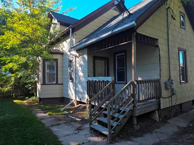 $149,900 | 2507 North 10th Street, Sheboygan, WI 53083
