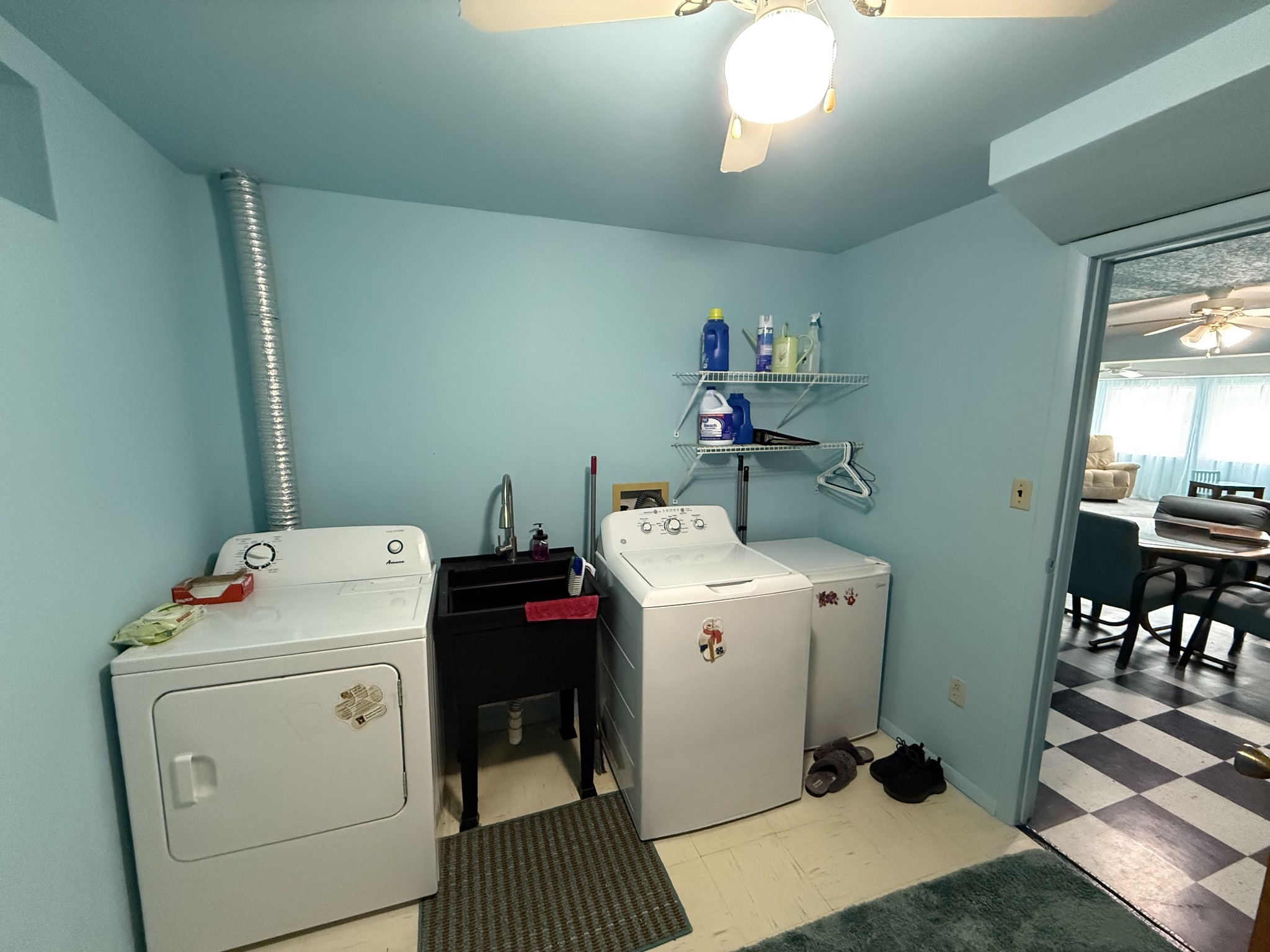 5 Carol Road Summertown, TN 38483 - Photo 16 of 60 a utility room with dryer and washer