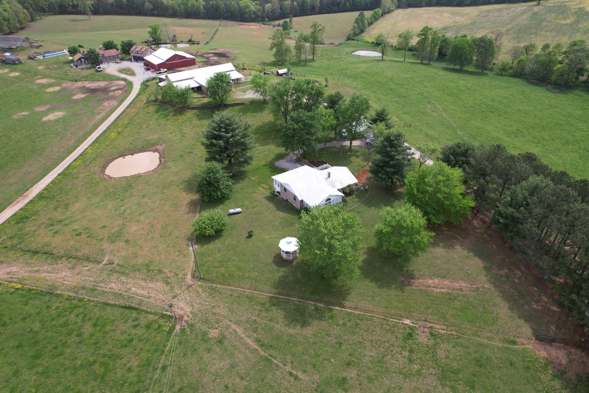 5 Carol Road Summertown, TN 38483 - Photo 36 of 60 a backyard of a house with lots of green space