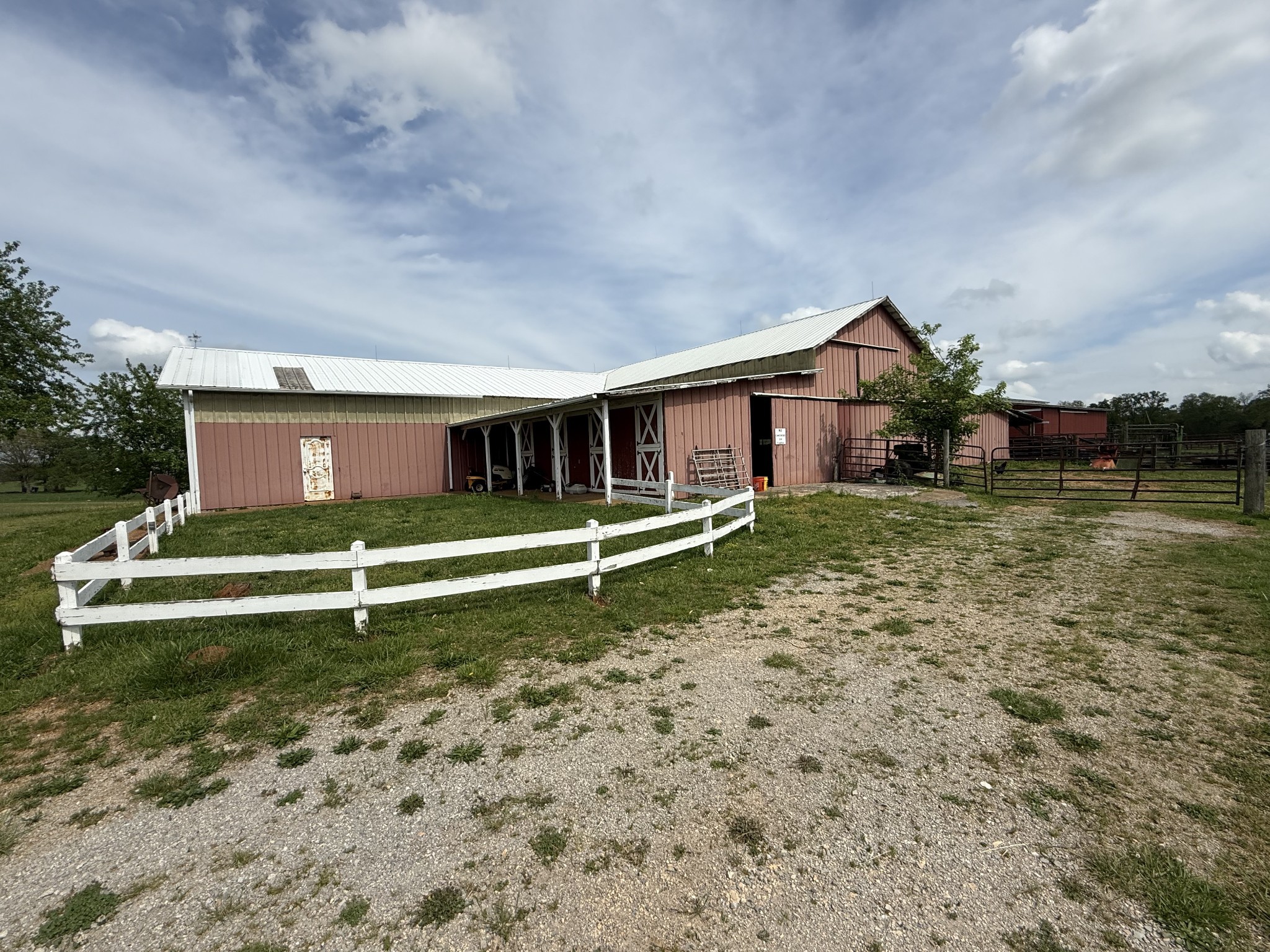 5 Carol Road Summertown, TN 38483 - Photo 47 of 60 a view of a house with a park