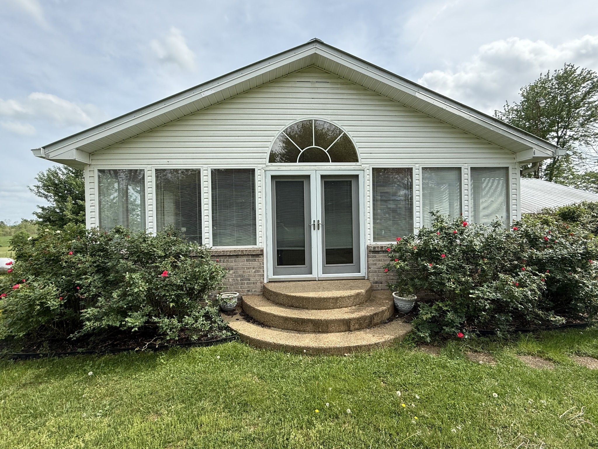 5 Carol Road Summertown, TN 38483 - Photo 50 of 60 a view of a house with backyard and garden