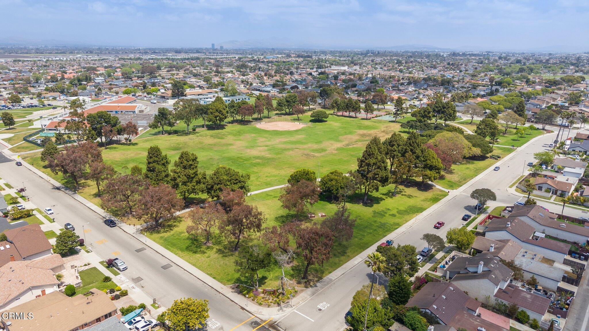 3051 Ketch Place Oxnard, CA 93035 - Photo 42 of 43 60-web-or-mls-UpmarketMedia-ViaMarinaPar