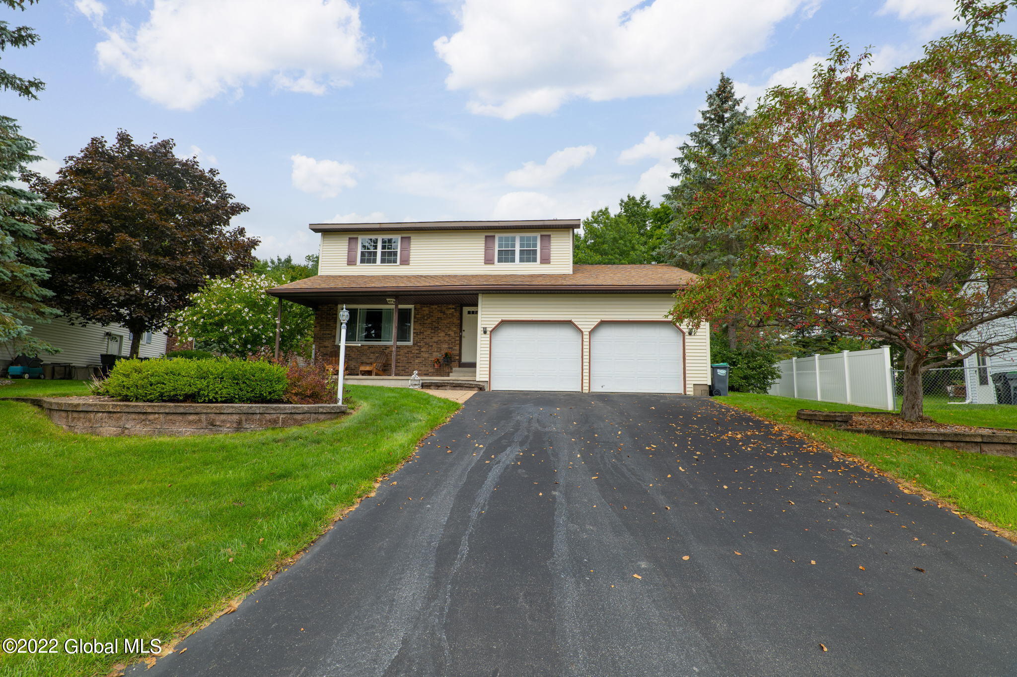 1-web-or-mls-15RollingHillsRd-1