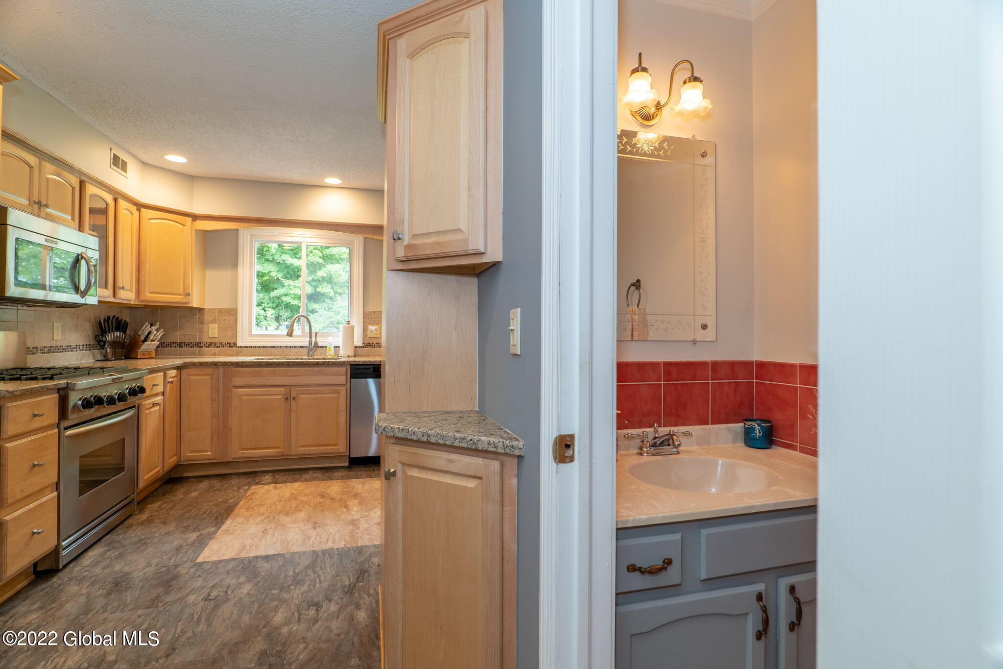 15 Rolling Hills Road Colonie, NY 12309 - Photo 13 of 45 23-web-or-mls-15RollingHillsRd-23