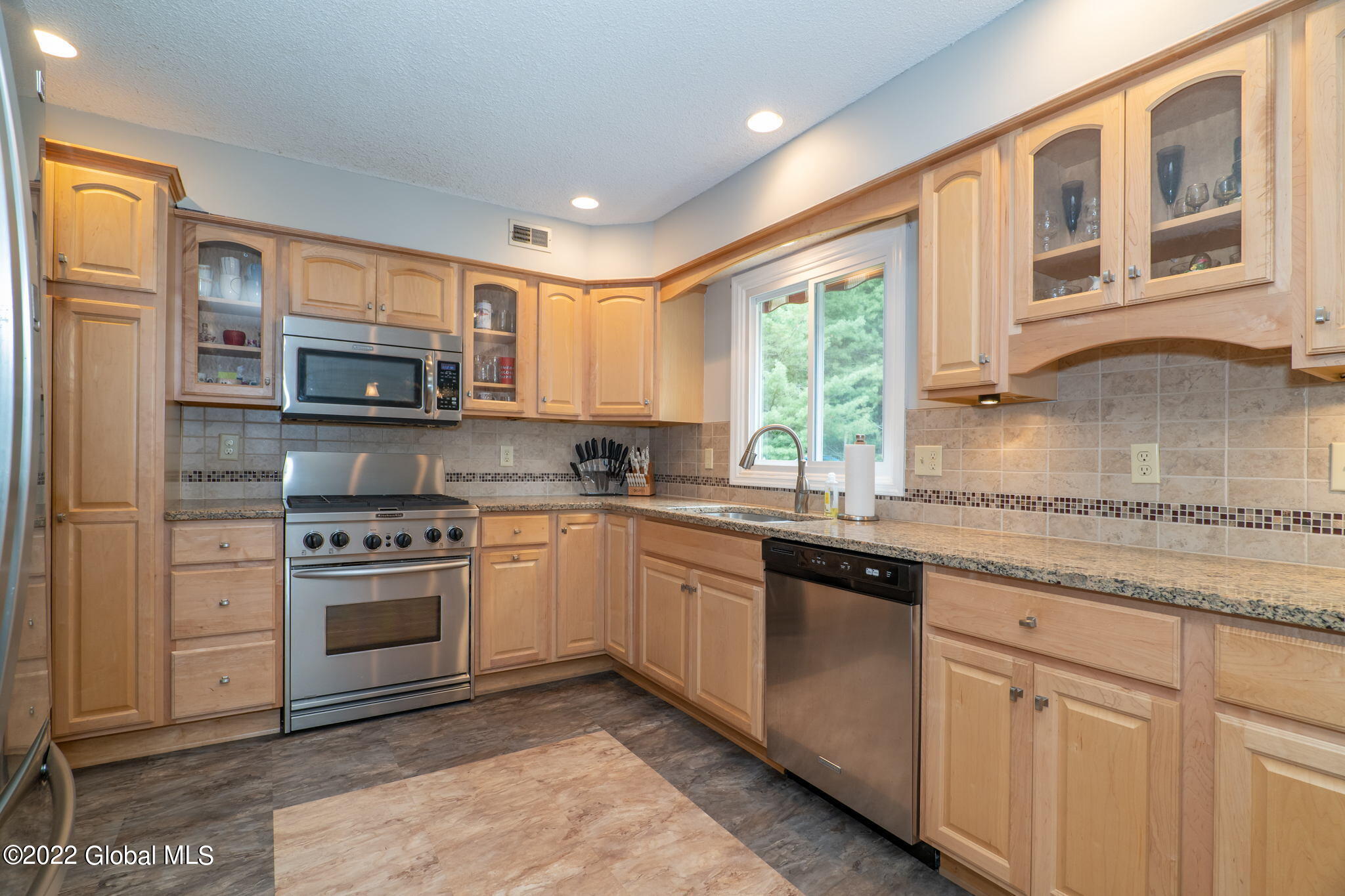 15 Rolling Hills Road Colonie, NY 12309 - Photo 4 of 45 13-web-or-mls-15RollingHillsRd-13