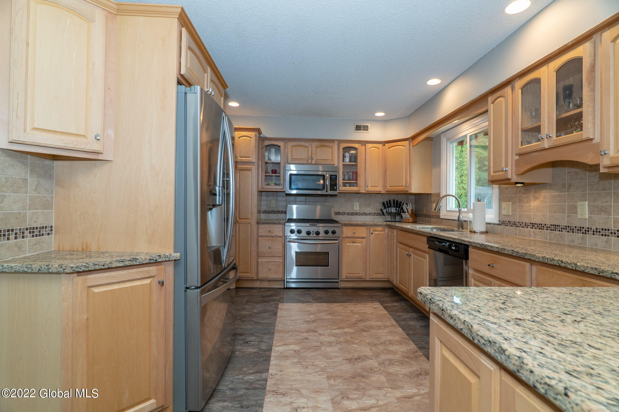 15 Rolling Hills Road Colonie, NY 12309 - Photo 5 of 45 14-web-or-mls-15RollingHillsRd-14