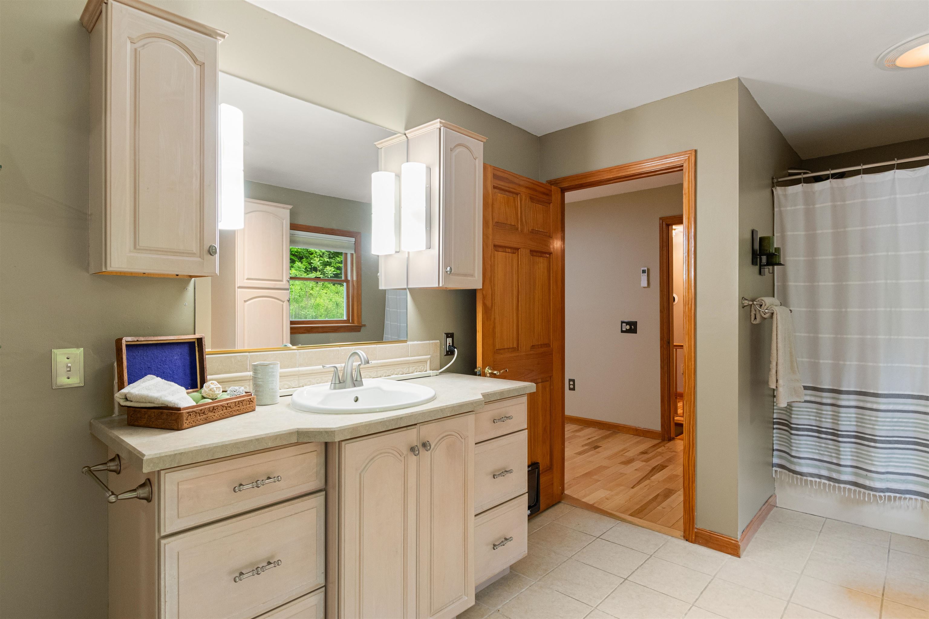 697 East Hill Road Richmond, VT 05477 - Photo 31 of 57