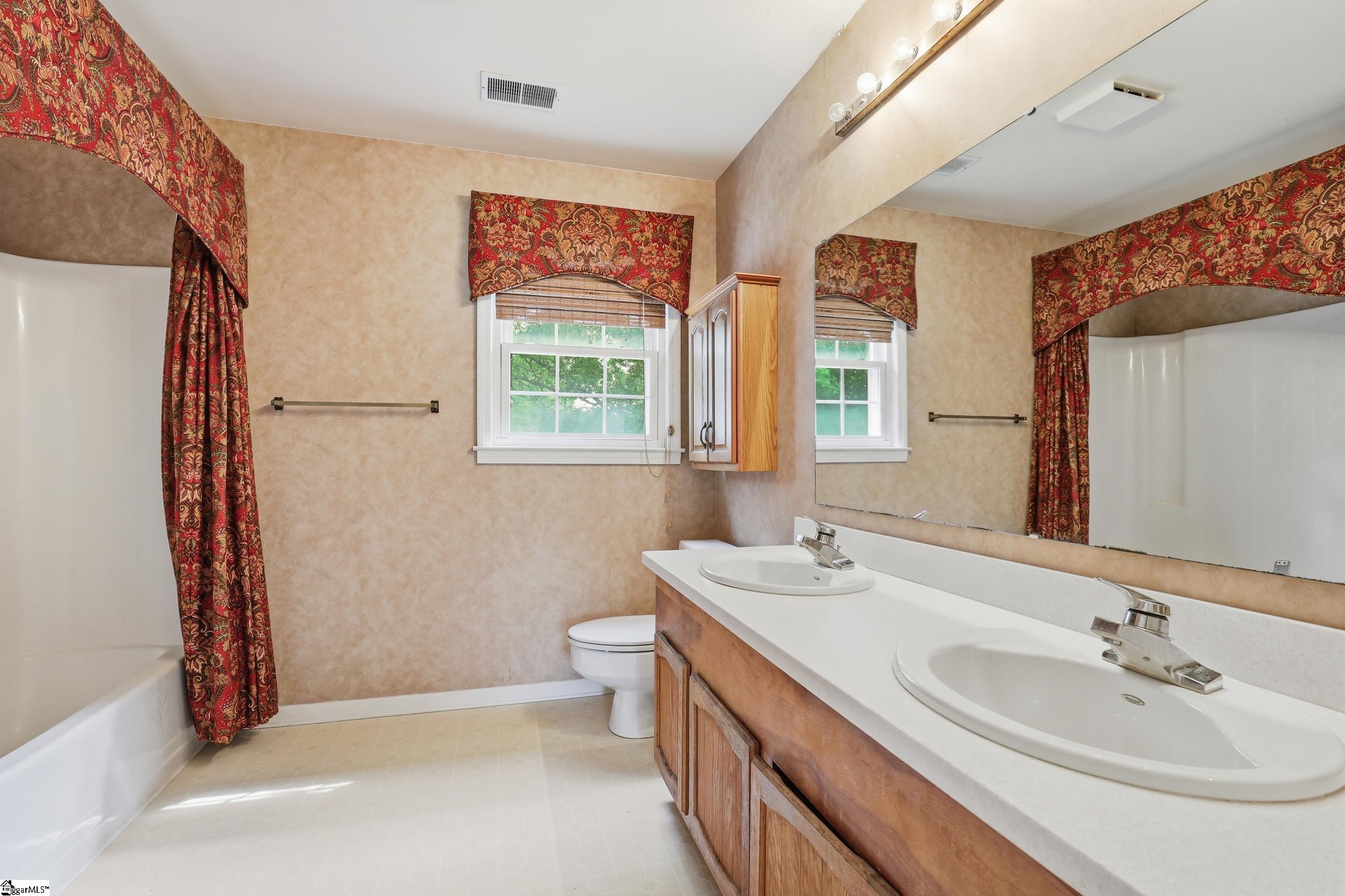 205 Huntington Road Easley, SC 29642 - Photo 24 of 35