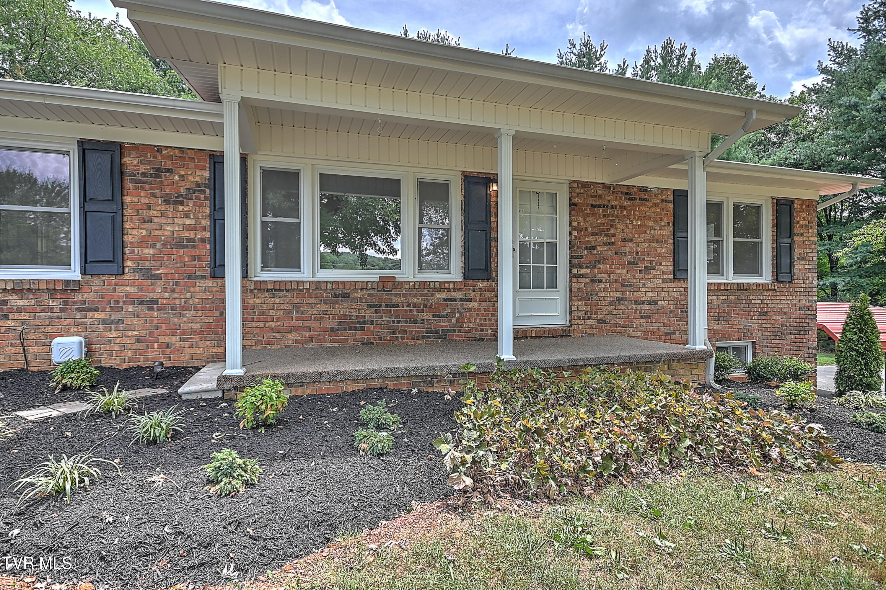 505 Claude Simmons Road Johnson City, TN 37604 - Photo 2 of 42 505 Claude Simmons BS-5