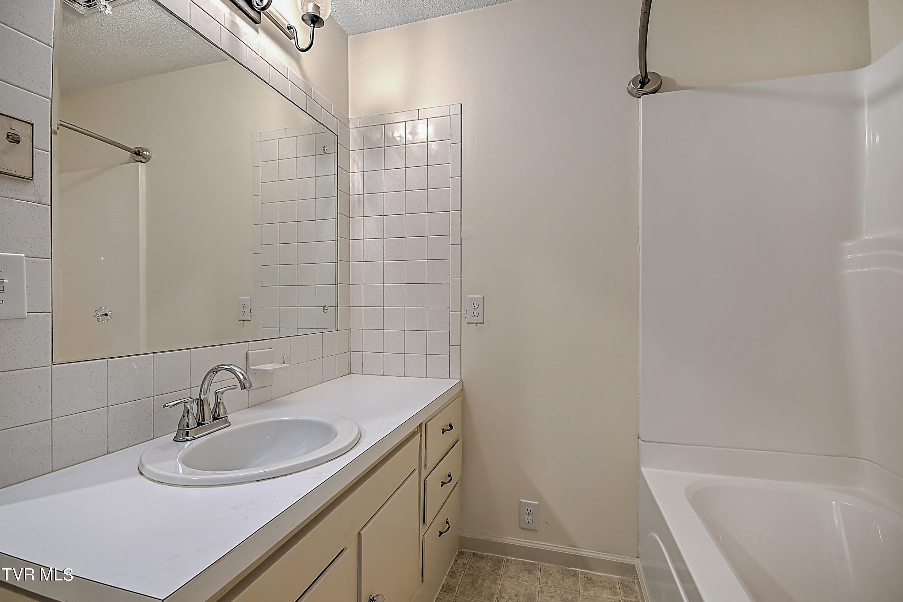 505 Claude Simmons Road Johnson City, TN 37604 - Photo 24 of 42 505 Claude Simmons BS-19