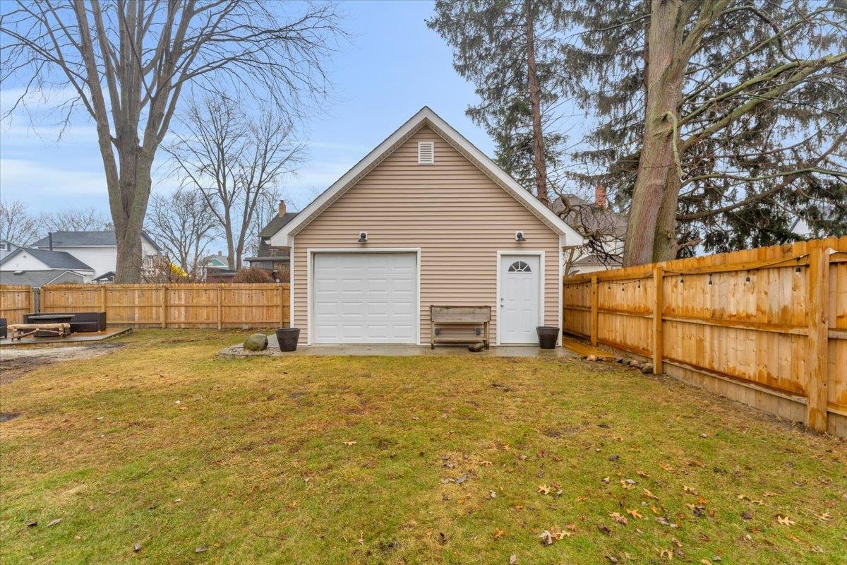 1806 Michigan Street Algonac, MI 48001 - Photo 32 of 38