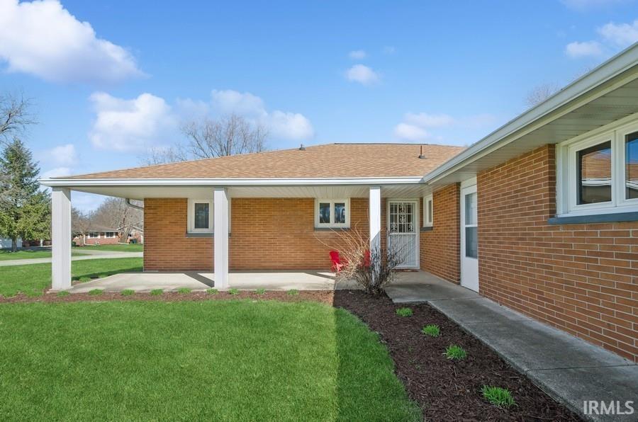 3702 West Petty Road Muncie, IN 47304 - Photo 2 of 19