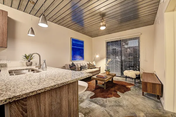 $1,426 | 3550 Main Street, Unit 7107, Houston, TX 77002