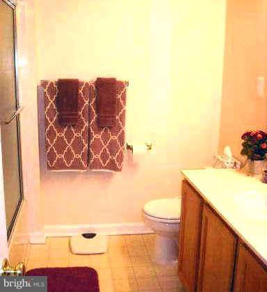 26052 Ridge Manor Drive Damascus, MD 20872 - Photo 14 of 18 Full hall bath on Upper Level